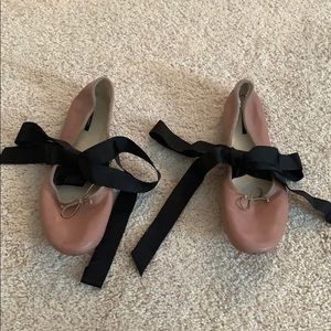 Zara Ballet Flats lace up size 8